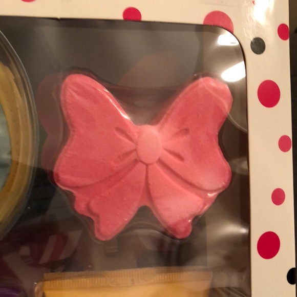 NWT❣️Disney JR. MINNIE Mouse Spa Set❣️ - Picture 2 of 7